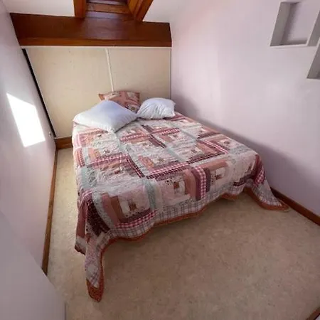 Lumineux 3 Chambres, A 200 Metres Apartment *